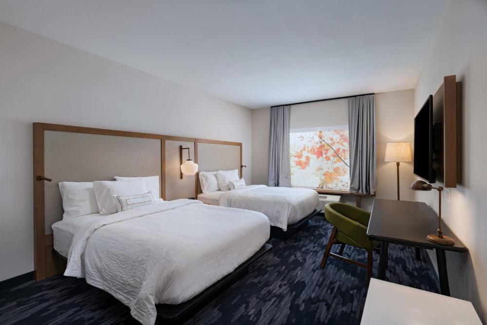 Guest room, 2 Queen interior